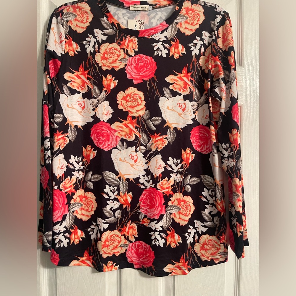 NWT Ladies Floral Top